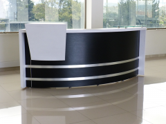 Recepción Curva, Blanco, Negro.png